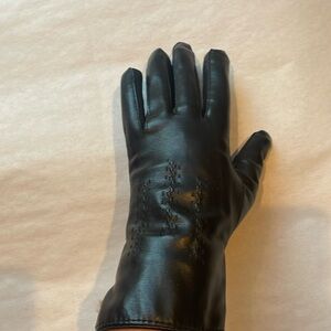 Leather gloves